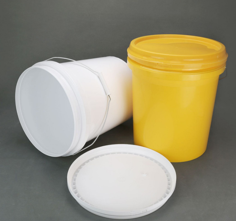 سطل پلاستیکی 20L Snap On Lid قابل جمع و جور 15.5 ارتفاع 11.5 قطر طراحی سفارشی سفید