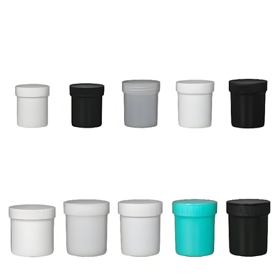 بطری پلاستیکی بادوام و با درپوش پیچی ارائه شده است